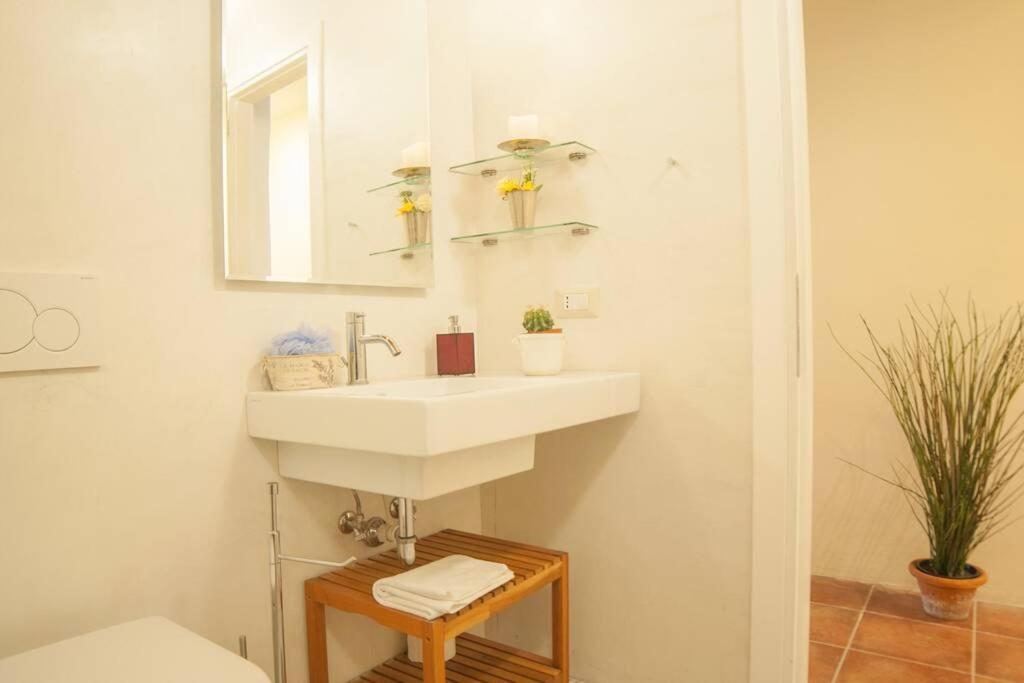 Appartamento Cozy Macci flat 4 people near Santa Croce Square Firenze Esterno foto