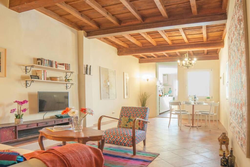 Appartamento Cozy Macci flat 4 people near Santa Croce Square Firenze Esterno foto